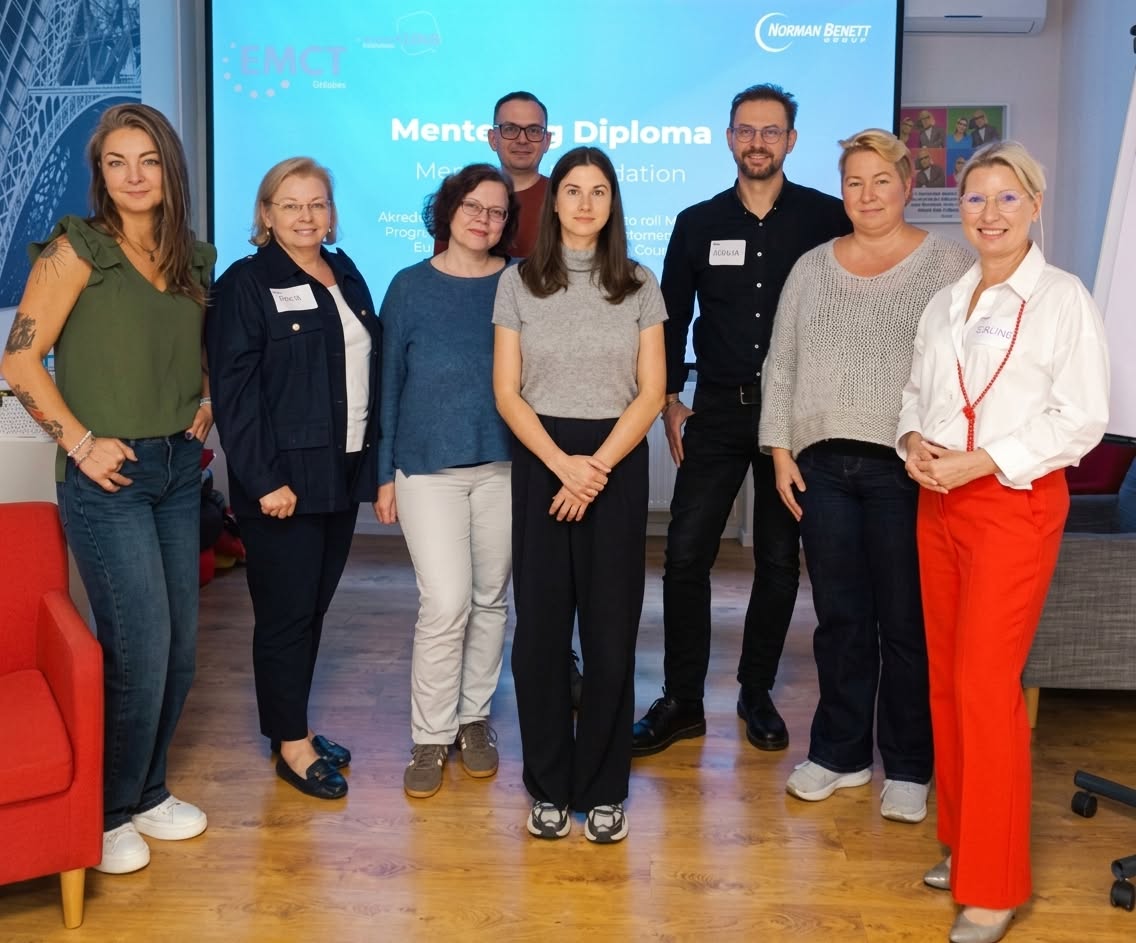 Grupa uczestników kursu mentoringowego.